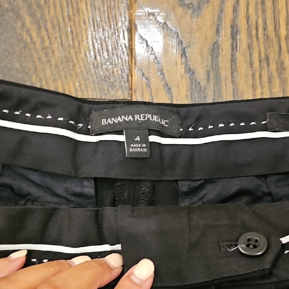 Banana Republic Black Cropped Pants - Picture 3 of 8